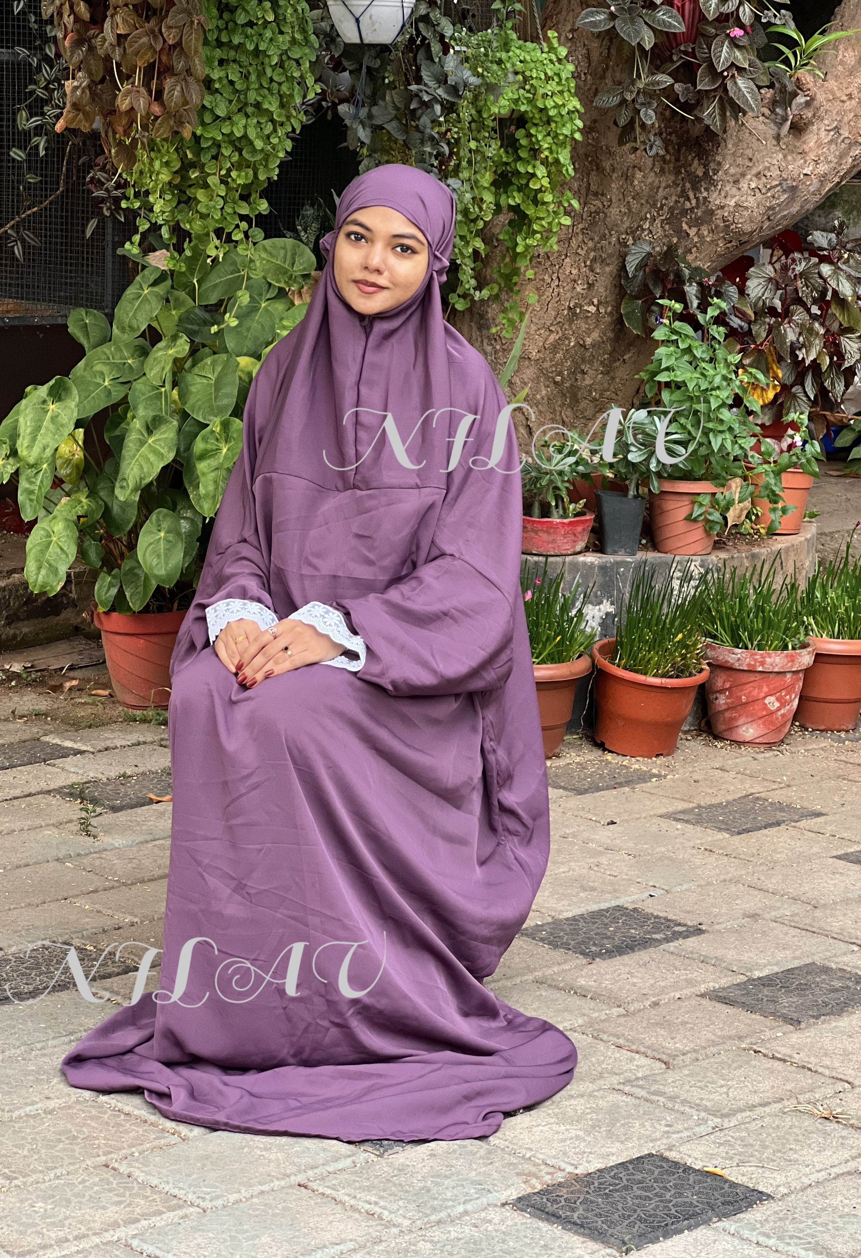 Wine prayer dress